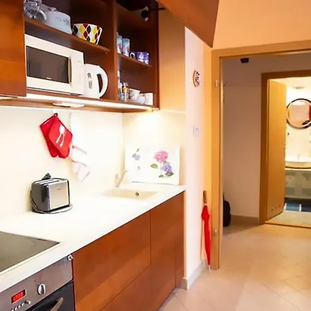 Lovely - Free Parking Apartman *